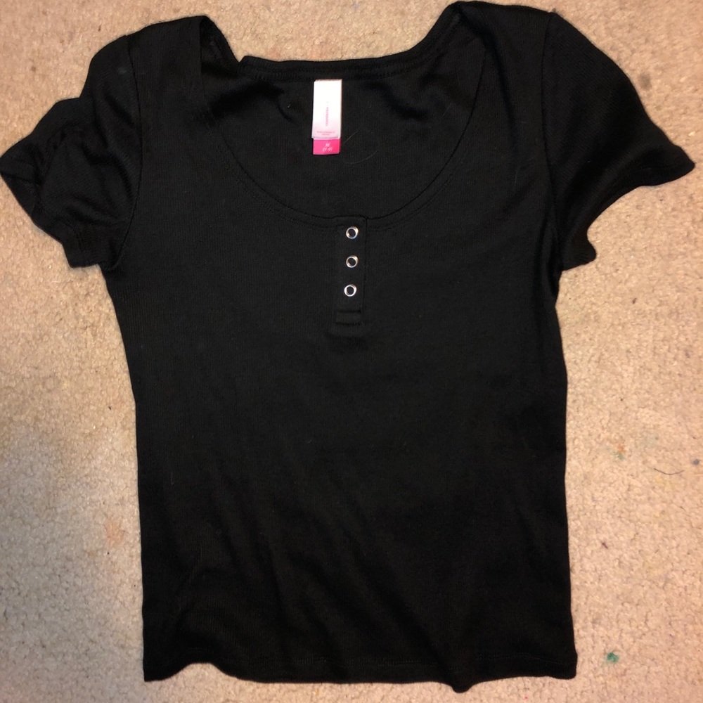 Black shirt